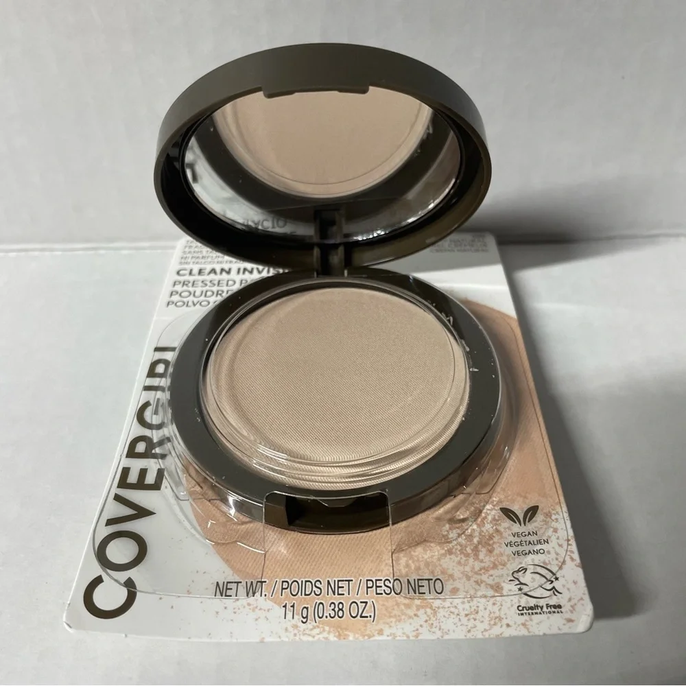 🦋$5🦋 Covergirl Creamy Natural 120 Clean Invisible pressed powder